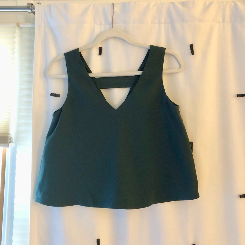 Emerald Green Sleeveless V-Neck Swing Blouse